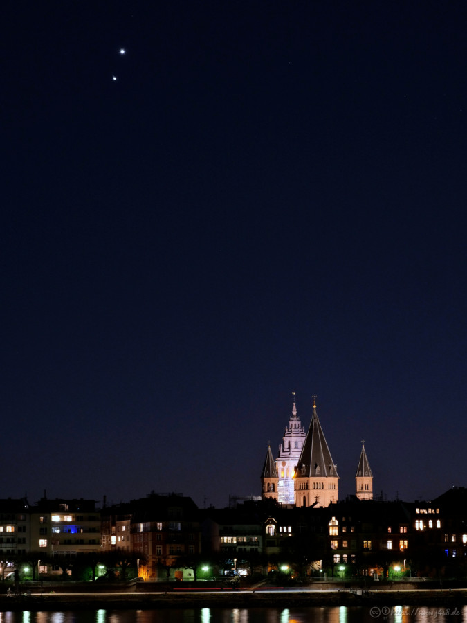 Venus und Jupiter über dem Mainzer Dom