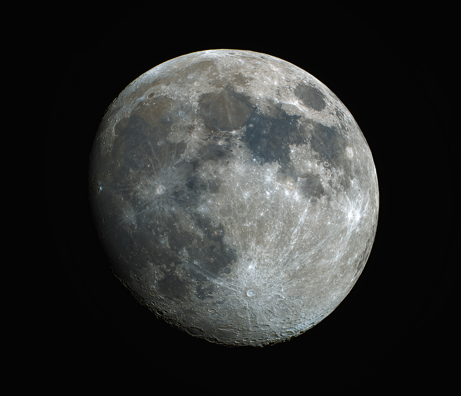 Der Mond am Abend des 4. 3. 2023 über Wien