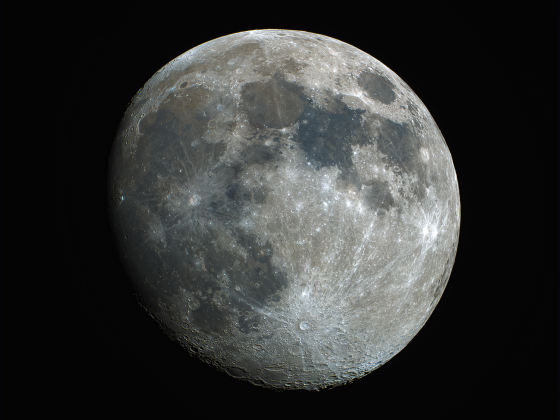 Der Mond am Abend des 4. 3. 2023 über Wien