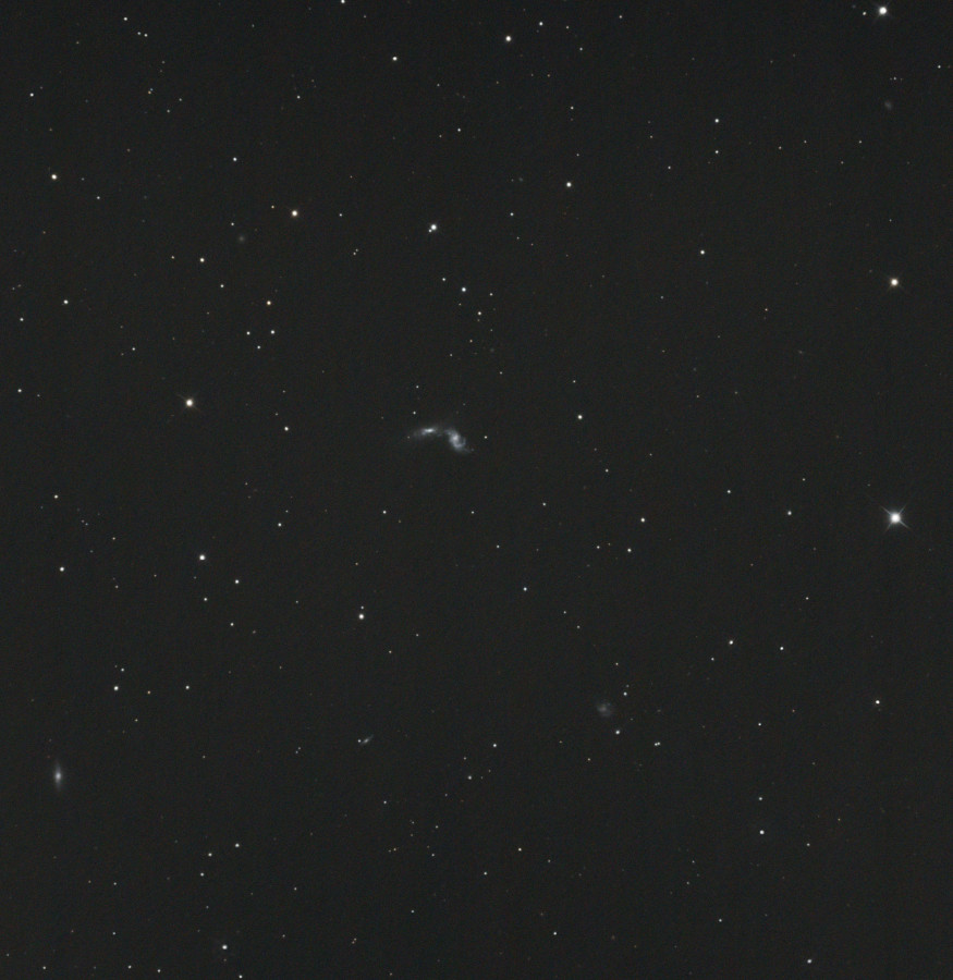 Arp 270 – NGC 3395 und NGC 3396 (nebst vielen Hintergrundgalaxien)