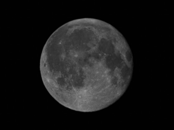 Mond, (99%, abnehmend) am 07.04.2023