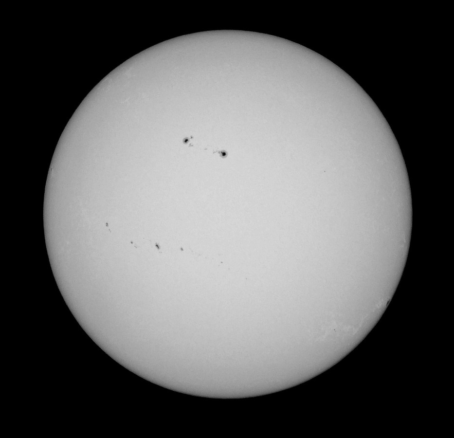 Sonne am 17 April 2023 - 14:40 UT im Weißlicht mit 80/480mm Eigen(um)bau Refraktor