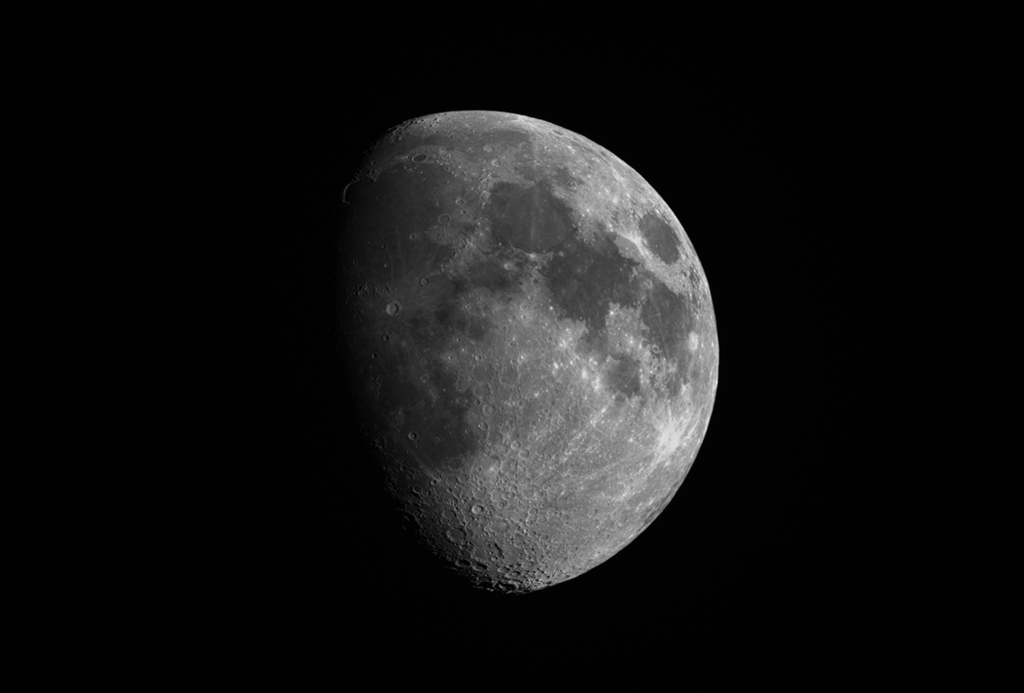 Mond (zunehmend, 69%) am 30.04.2023 mit der Vaonis Stellina
