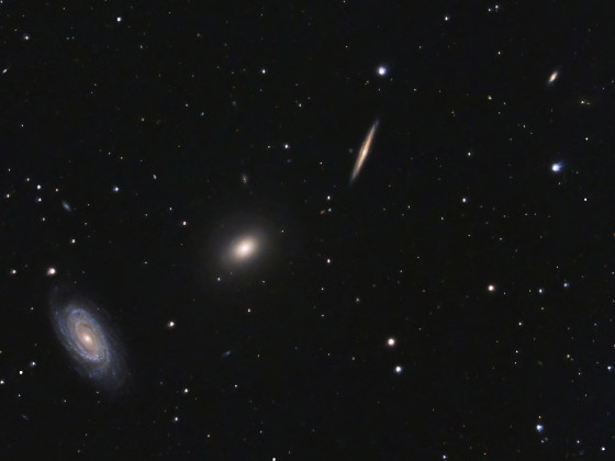NGC5982 und Begleiter