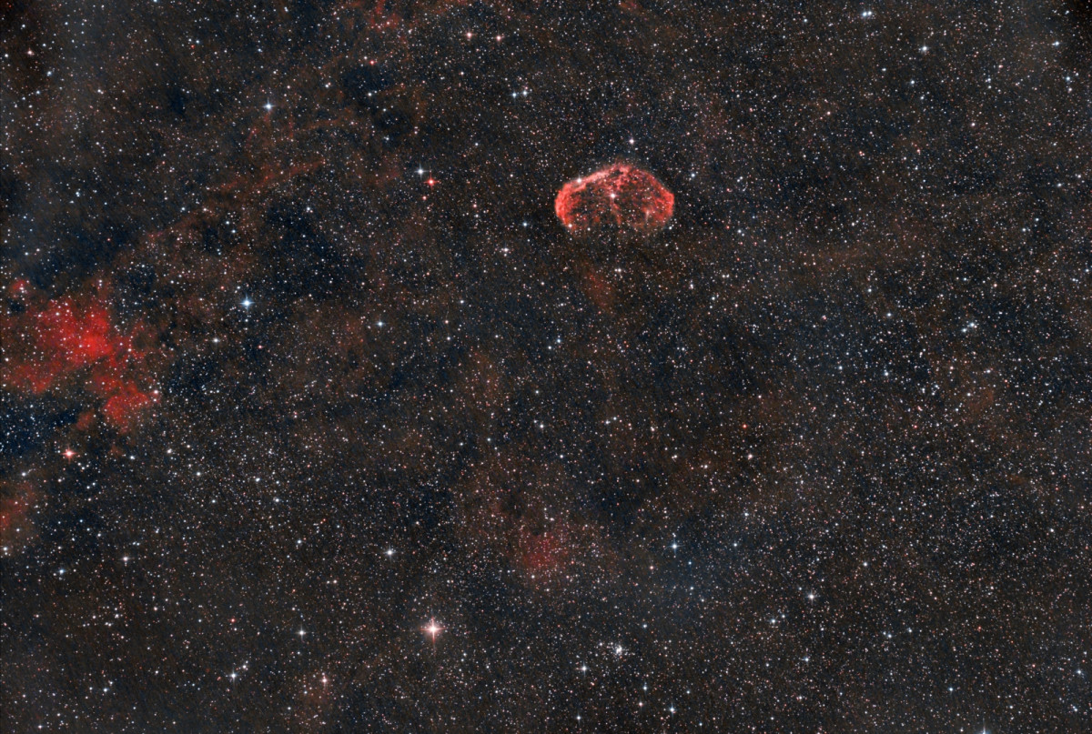 NGC 6888 bei Vollmond! l-enhance Filter; Canon 77da; 6" f/3 Newton; 41x3 min: nicht gedithert, da nicht mit brauchbarem Ergebnis gerechnet; so, walking noise! 05.06.2023; bitte nicht näher hinschauen.