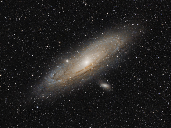M31 (Andromedagalaxie) mit 200mm Teleobjektiv