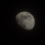 Mond mit goldenem Henkel am 20.03.24, 20:07 Uhr