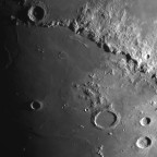Krater Archimedes und das Montes Apenninus Gebirge