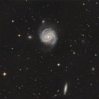 M 100 und NGC 4312, Galaxien im Haar der Berenice
