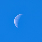 Tageslicht-Mond (36%, abnehmend) am 08.10.2023 um 12:03 Uhr MESZ