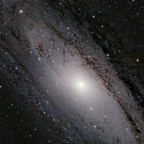 M31 & M32 – Andromeda mit dem, was da ist: 20,5 h am Achromat 90/900 f/10