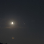 Konjunktion Mond mit Jupiter und Venus in den Zwillingen