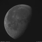 Mond im Morgenhimmel