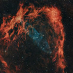 Sh2-129 "Flying Bat Nebula" mit Ou4 "Giant Squid Nebula" - 45,6 Stunden mit dem 42/400er Apo