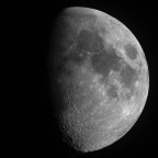 Mond 17.04.2024 - 8" Newton - EOS 700D - Stack